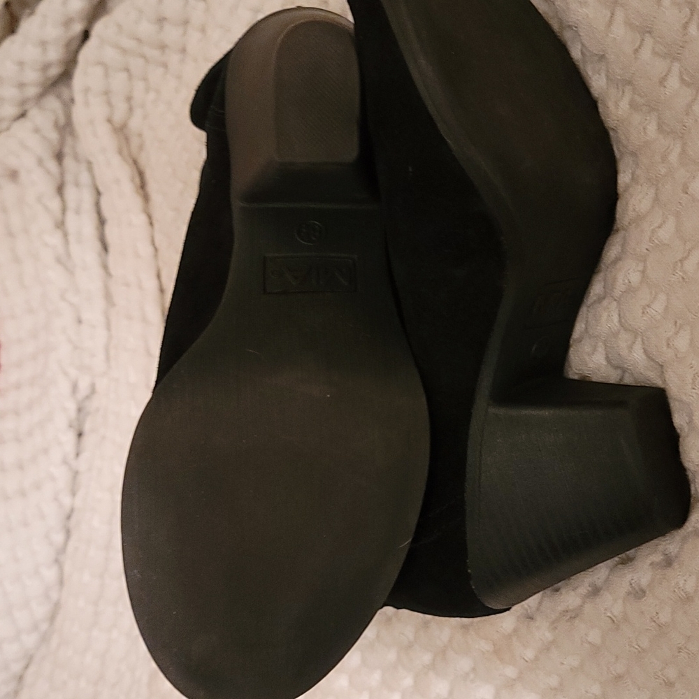 Black suede MIA boots size 8.5 - Picture 5 of 11